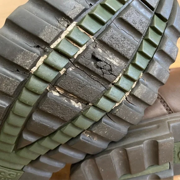 *FLAW* UGG BROOKS (BROWN) LEATHER SHEARLING TALL BOOTS (8) **PRICE FIRM** - Picture 12 of 12